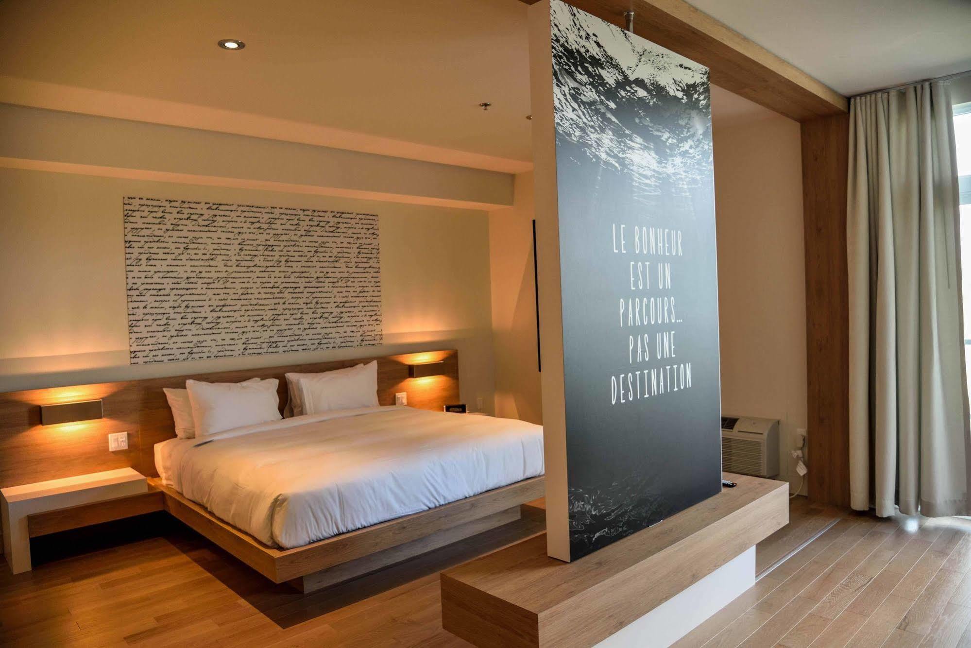 Hotel Du Domaine, Centre De Villegiature Et De Congres セトフォード・マインズ エクステリア 写真