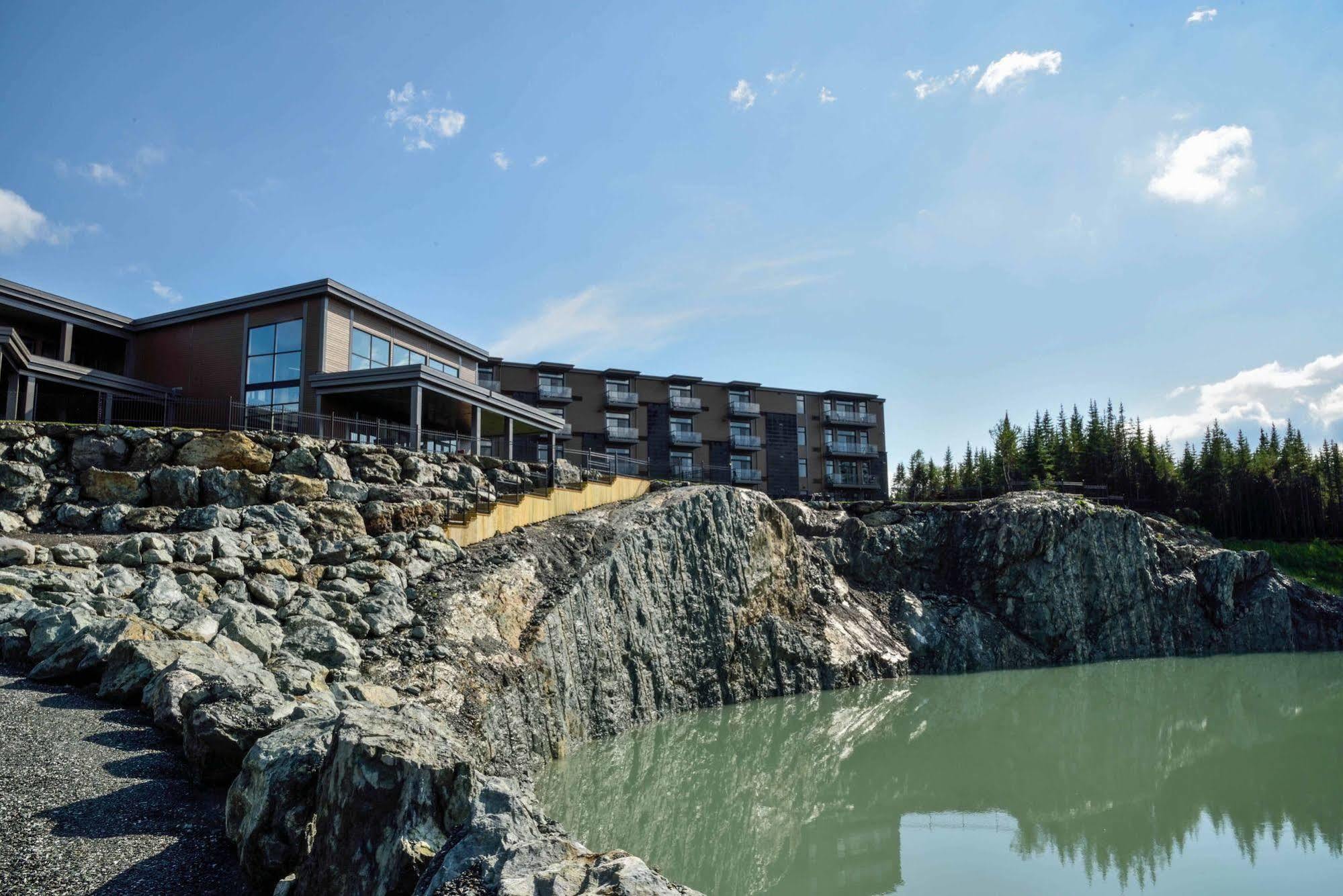 Hotel Du Domaine, Centre De Villegiature Et De Congres セトフォード・マインズ エクステリア 写真