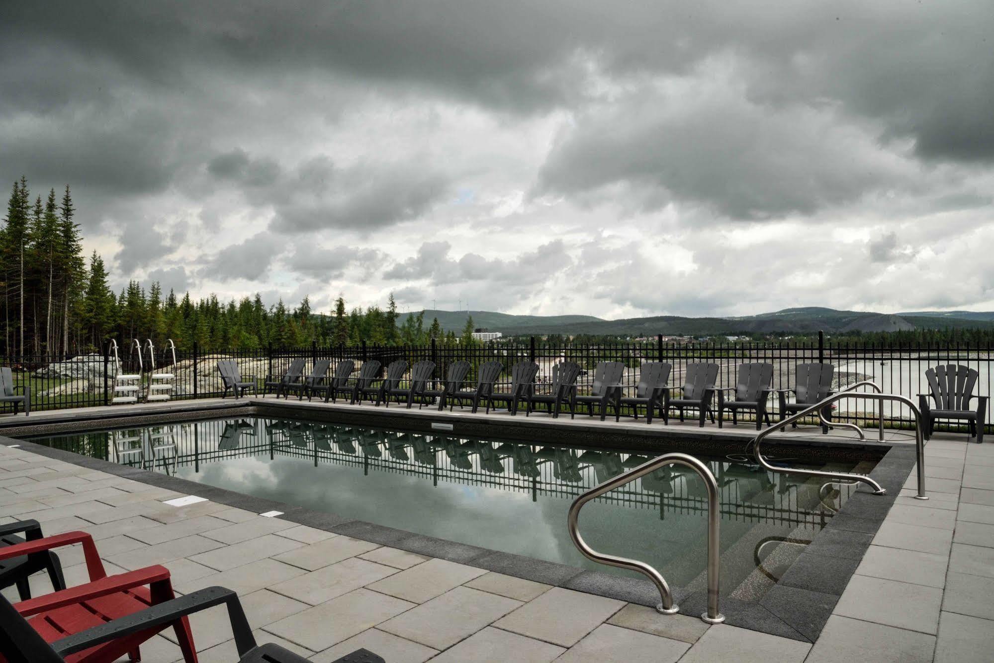 Hotel Du Domaine, Centre De Villegiature Et De Congres セトフォード・マインズ エクステリア 写真